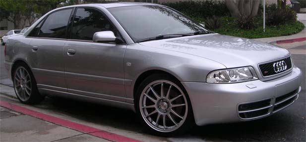 12209-2001-Audi-S4.jpg