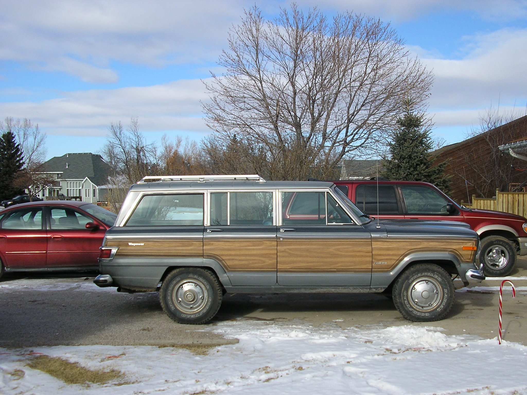 1975  Jeep Wagoneer Base picture, mods, upgrades