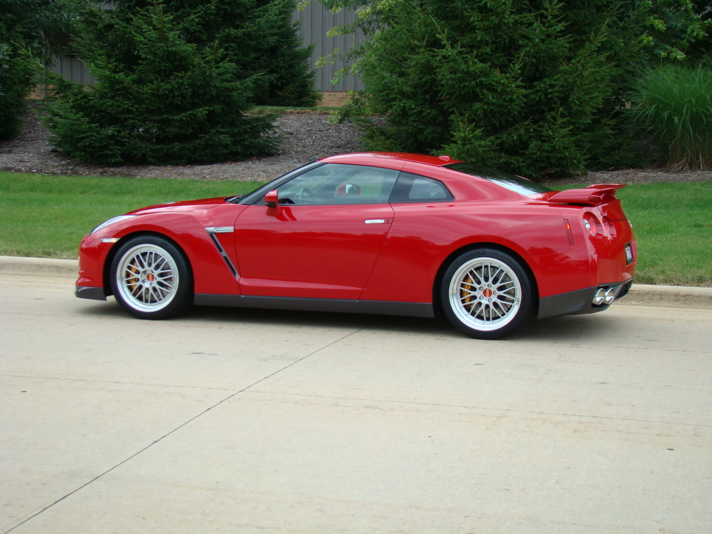  2009 Nissan GT-R 
