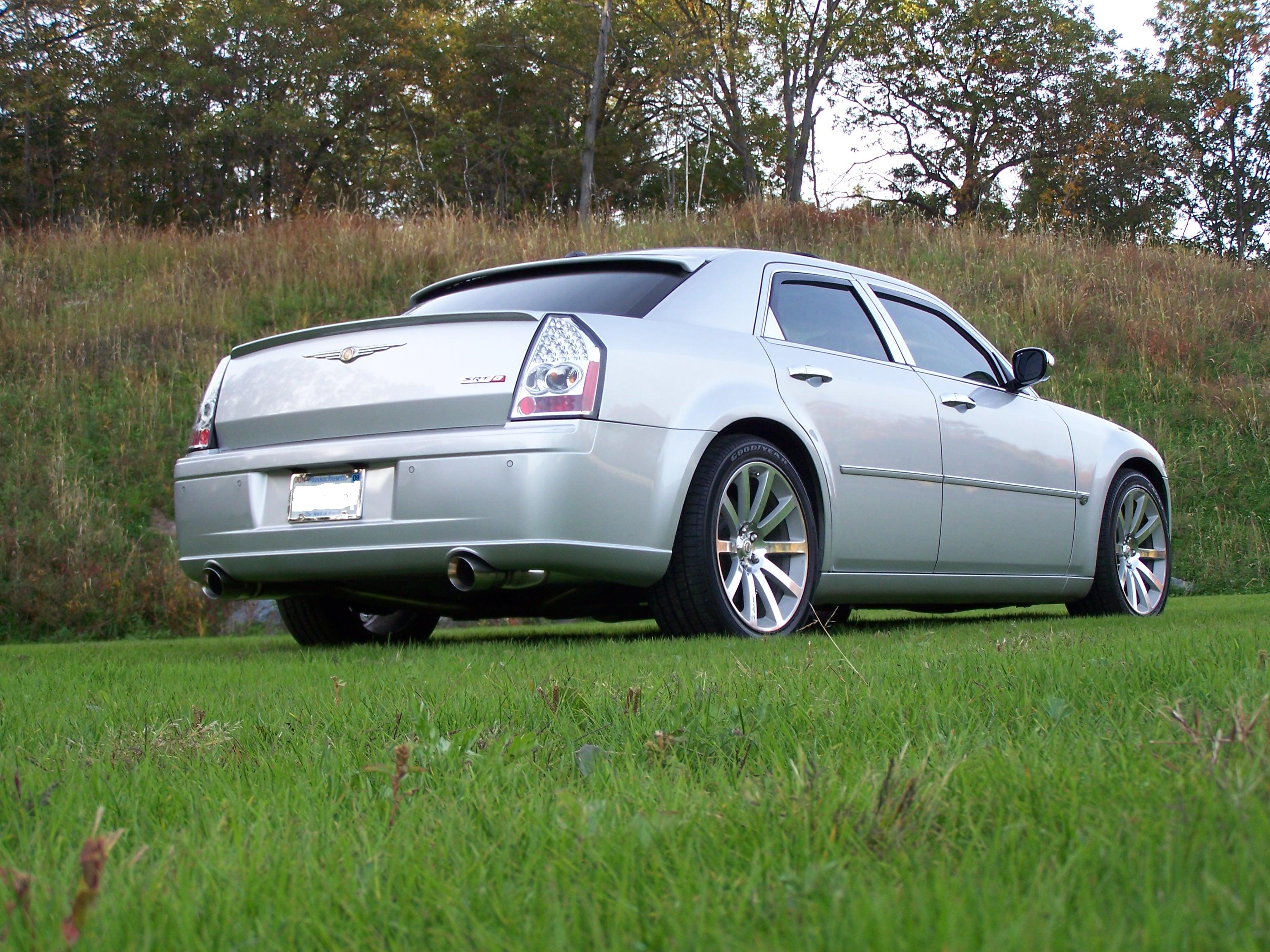 2006  Chrysler 300 srt-8 picture, mods, upgrades