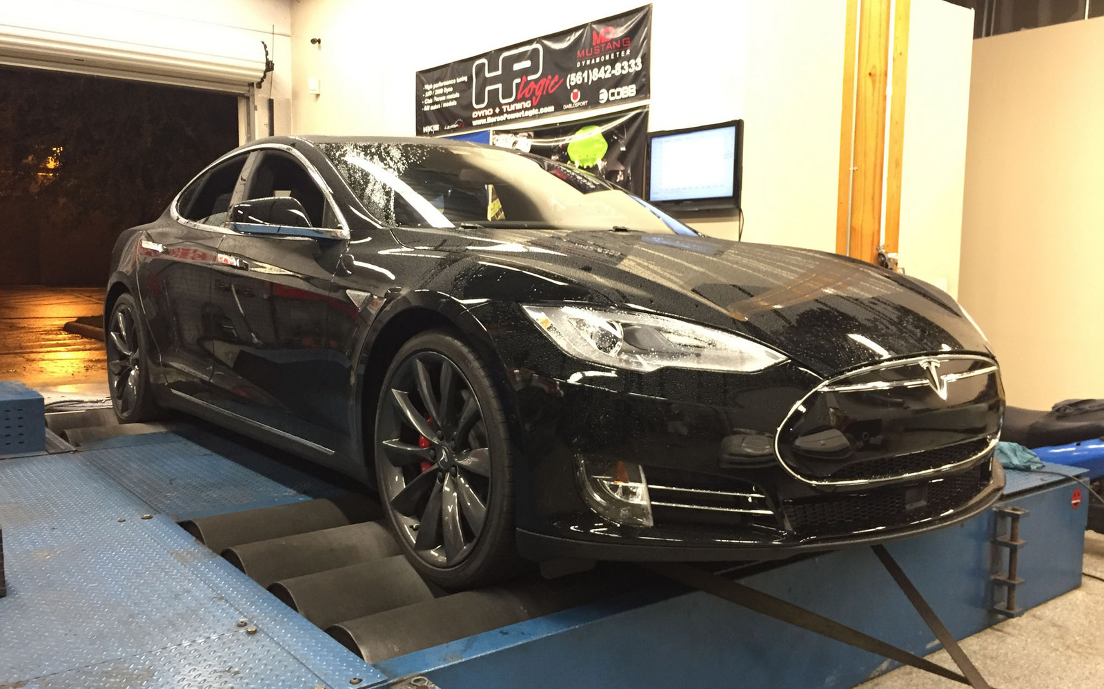 Black 2015 Tesla Model S P85D