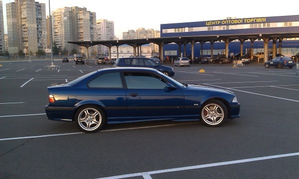 Avus blau 1997 BMW 328i M Clubsport