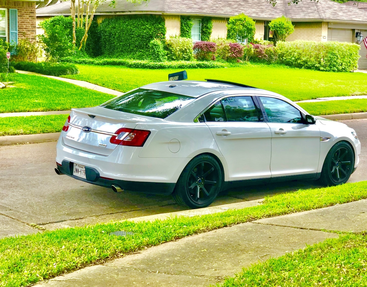2010 White Ford Taurus SHO picture, mods, upgrades