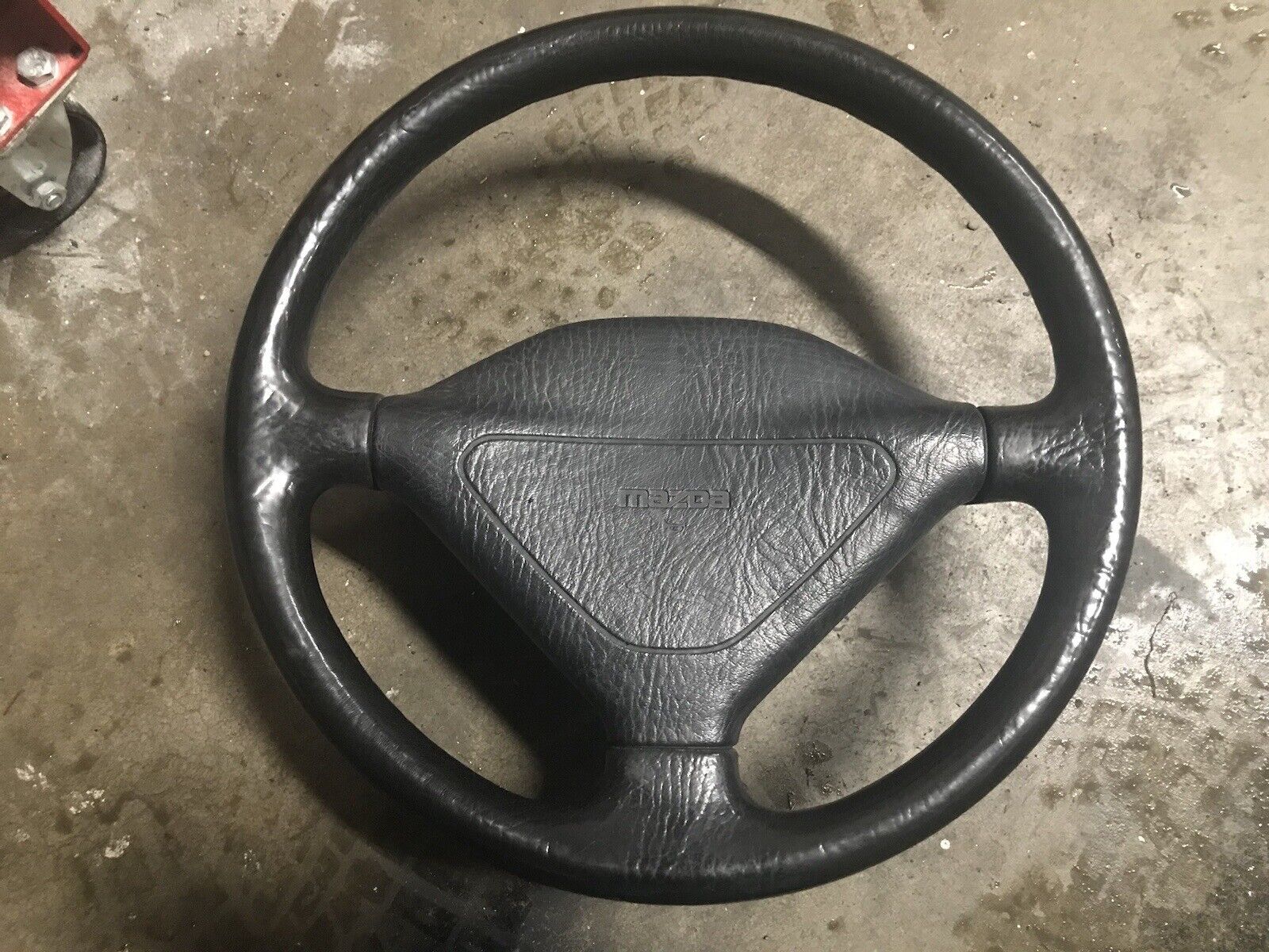 Mazda 323 bg steering wheel