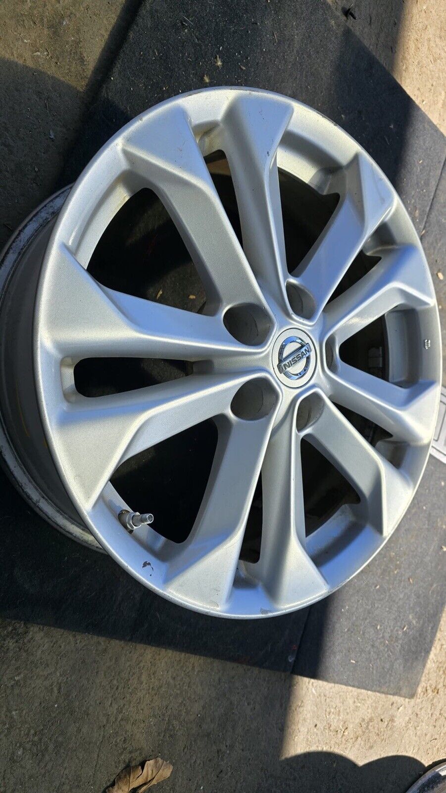 2014-2016 Or 2018 Nissan Rogue Wheel Rim 17x7 Alloy 10 Spoke Painted Silver