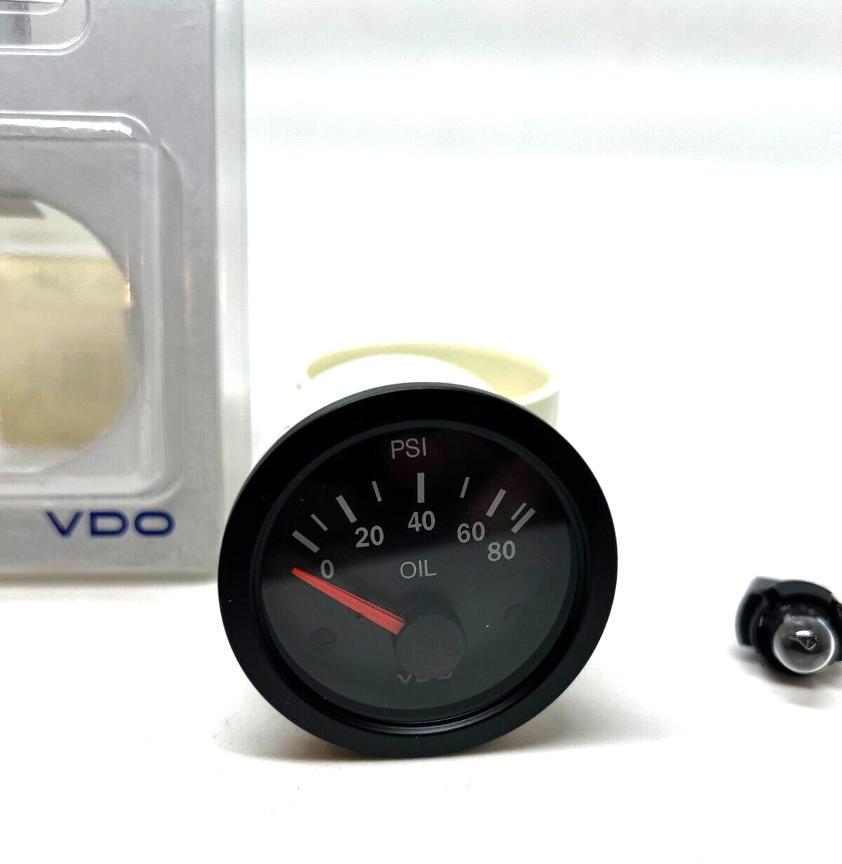 New in Box VDO Vision Oil Pressure Gauge 350-104