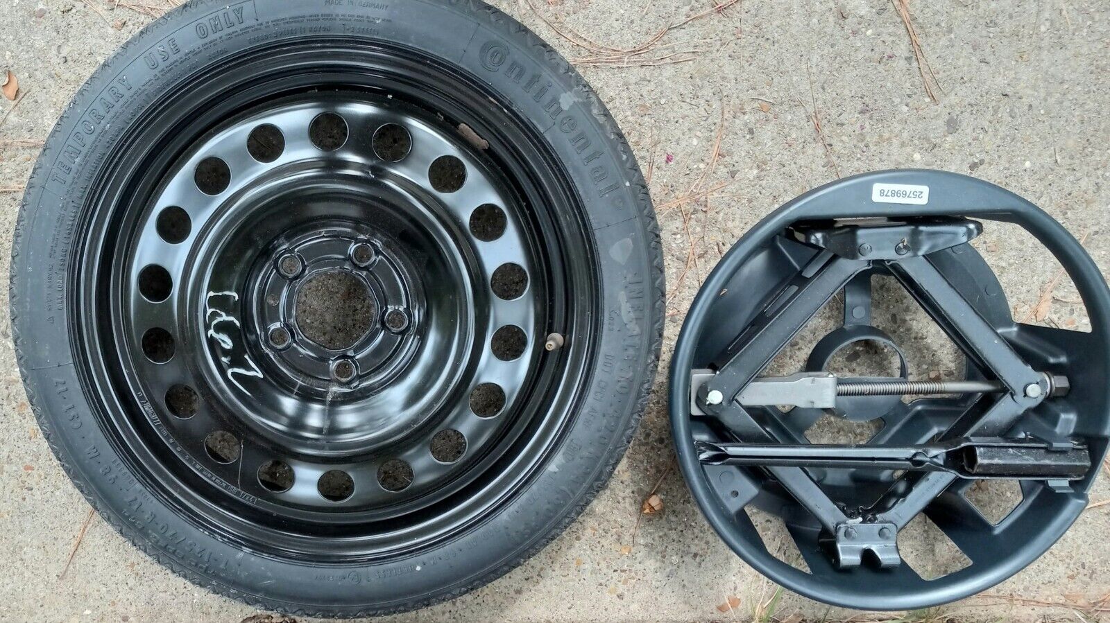 Spare Tire Compact Donut Wheel, Jack, Tools NEVER USED  from 2008 Cadillac DTS