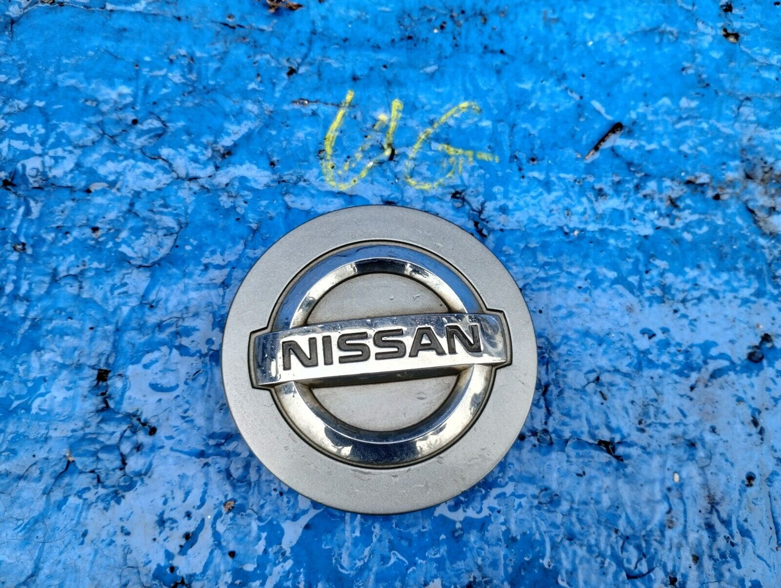2004-2018 Nissan Armada Titan Gray Center Cap Used OEM 40342-7S500 Vg