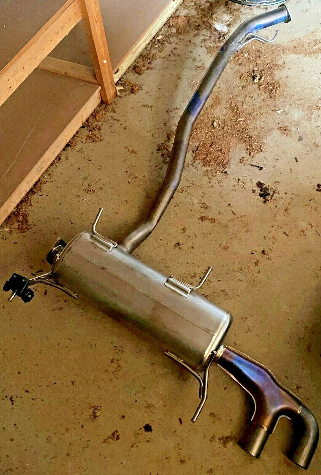 OEM 20100-6AV0A 2017-19 NISSAN GT-R Muffler Exhaust w/only Right side Tail Pipe