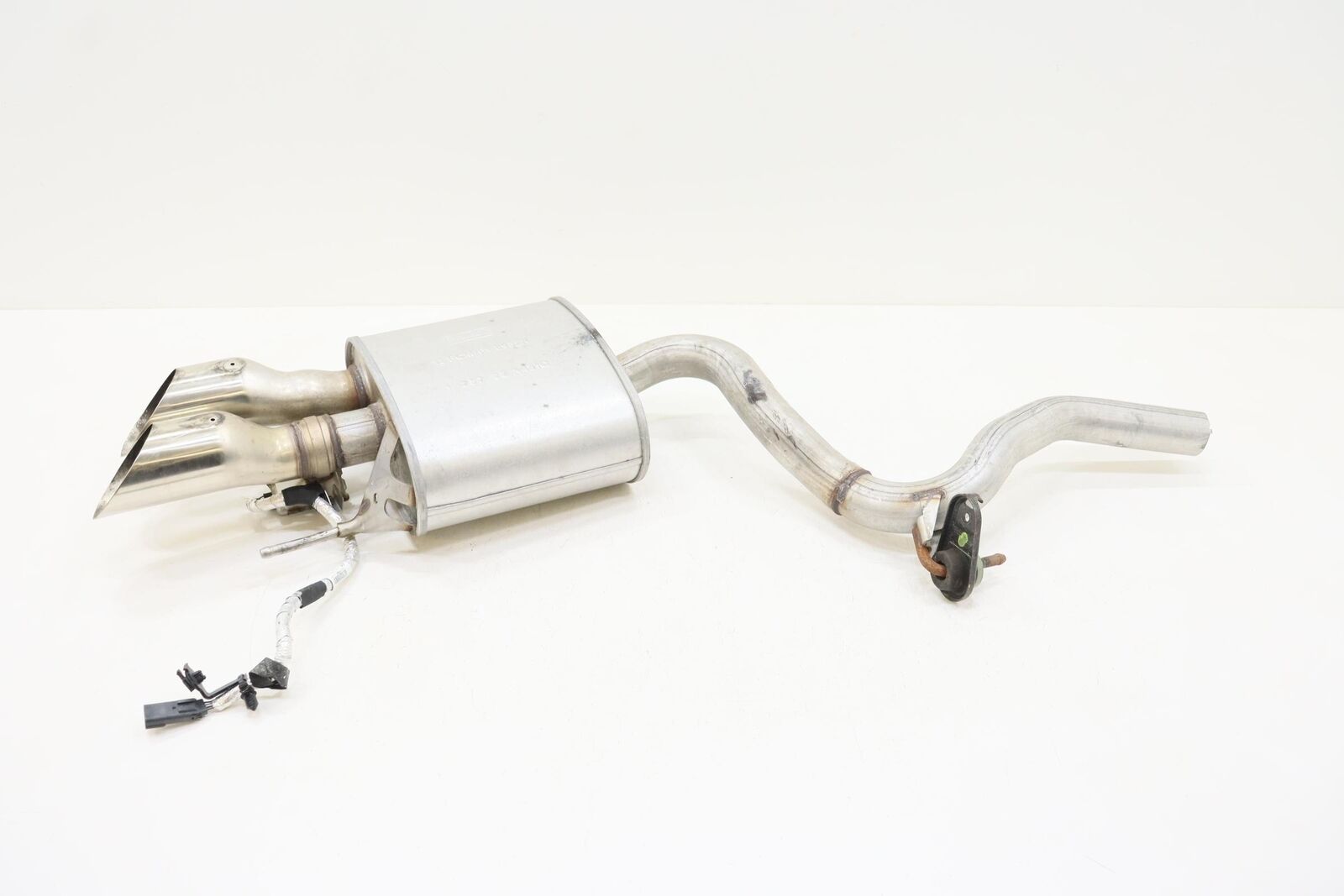 2018 - 2023 FORD MUSTANG 2.3L REAR EXHAUST SYSTEM RIGHT MUFFLER OEM JR3T14B599AF