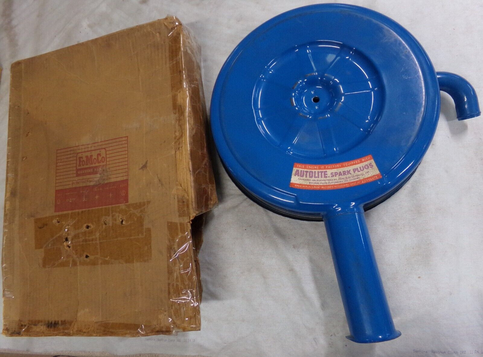 Air Cleaner Assembly. 1963/64 Falcon, Fairlane, Comet, Meteor, with 6 cyl. NOS