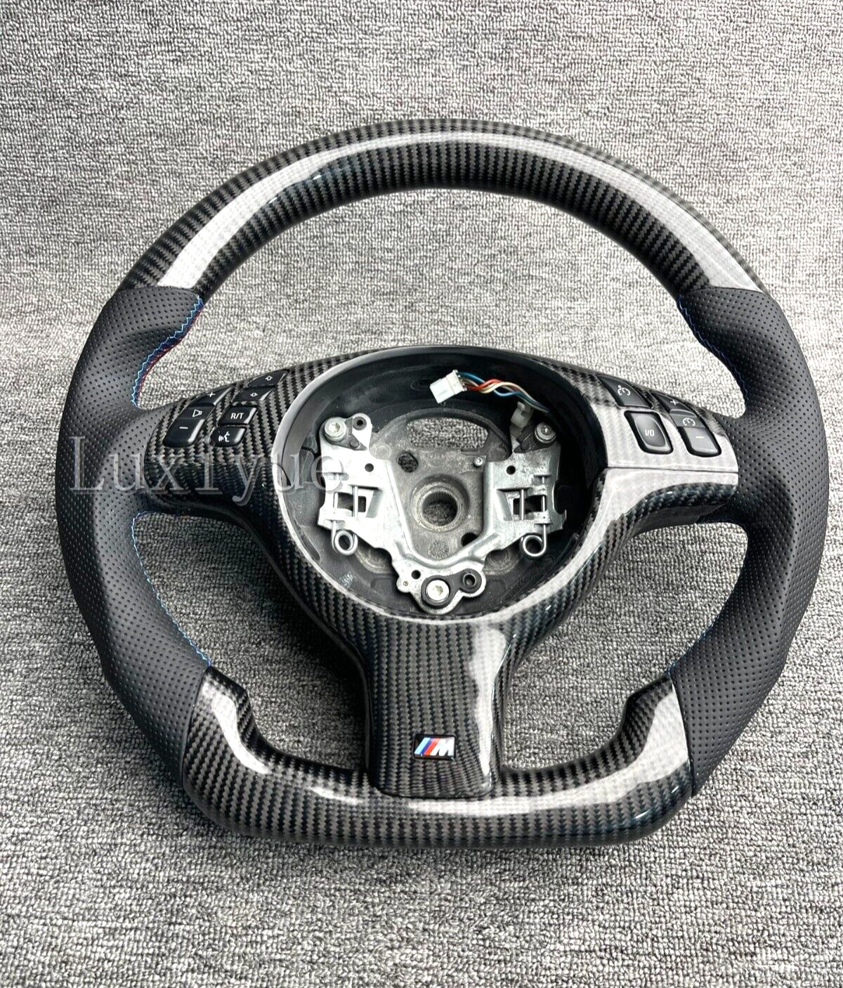 For BMW E46 M3 2001-2006 Carbon Fiber Steering Wheel Skeleton (No paddle holes)
