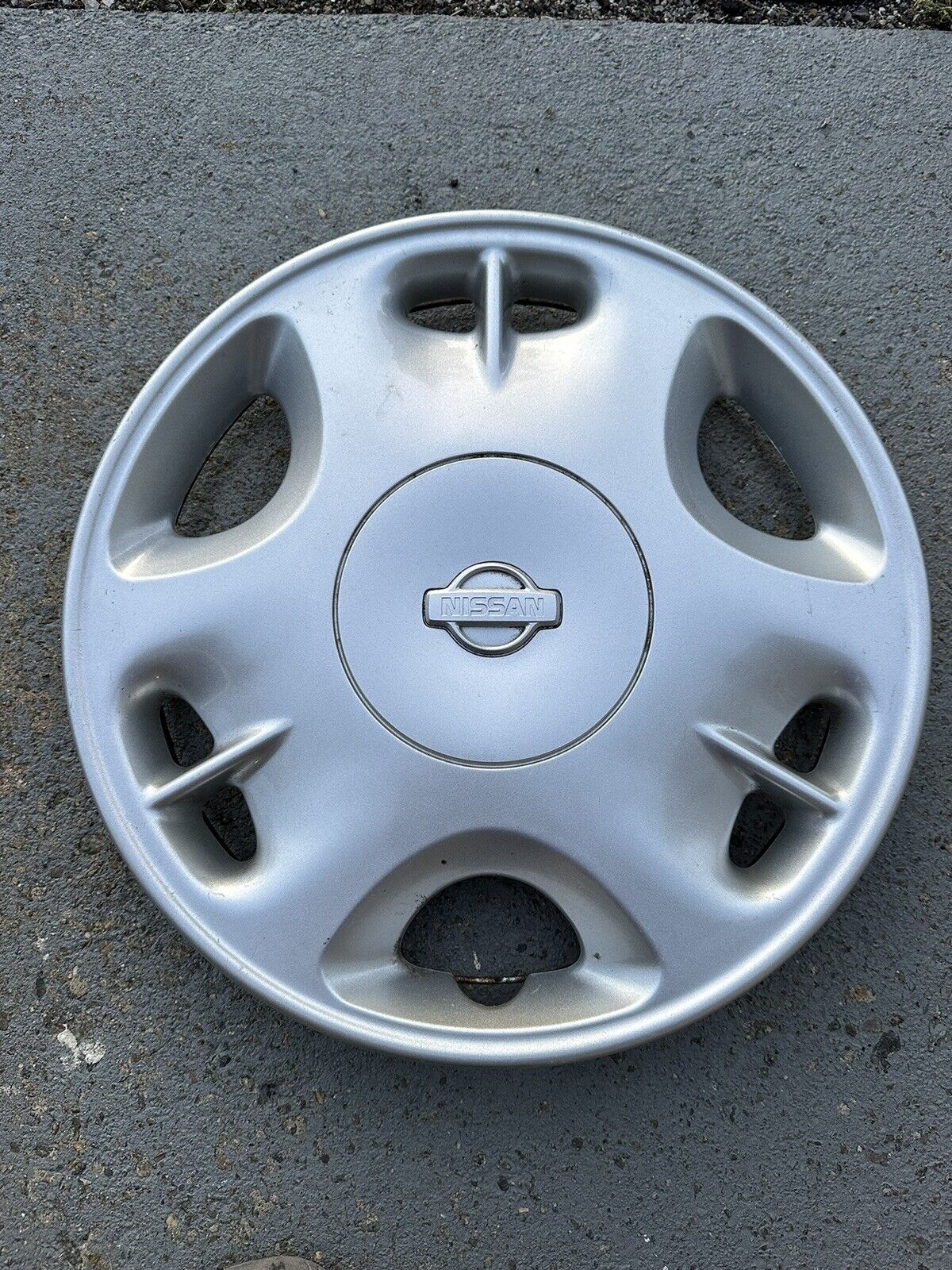 99-01 Nissan Quest 15” Hubcap Wheel Cover 40215-7B200 OEM 99 00 01