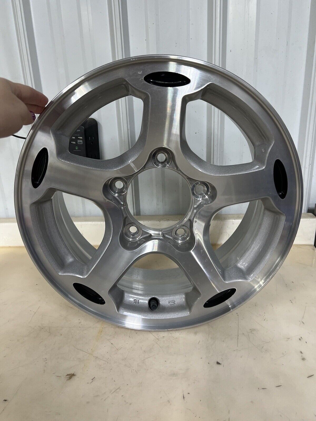 LIKE NEW RIM Wheel 15x6 Aluminum 5 Spoke Alloy Base Fits 01-04 TRACKER 8894522