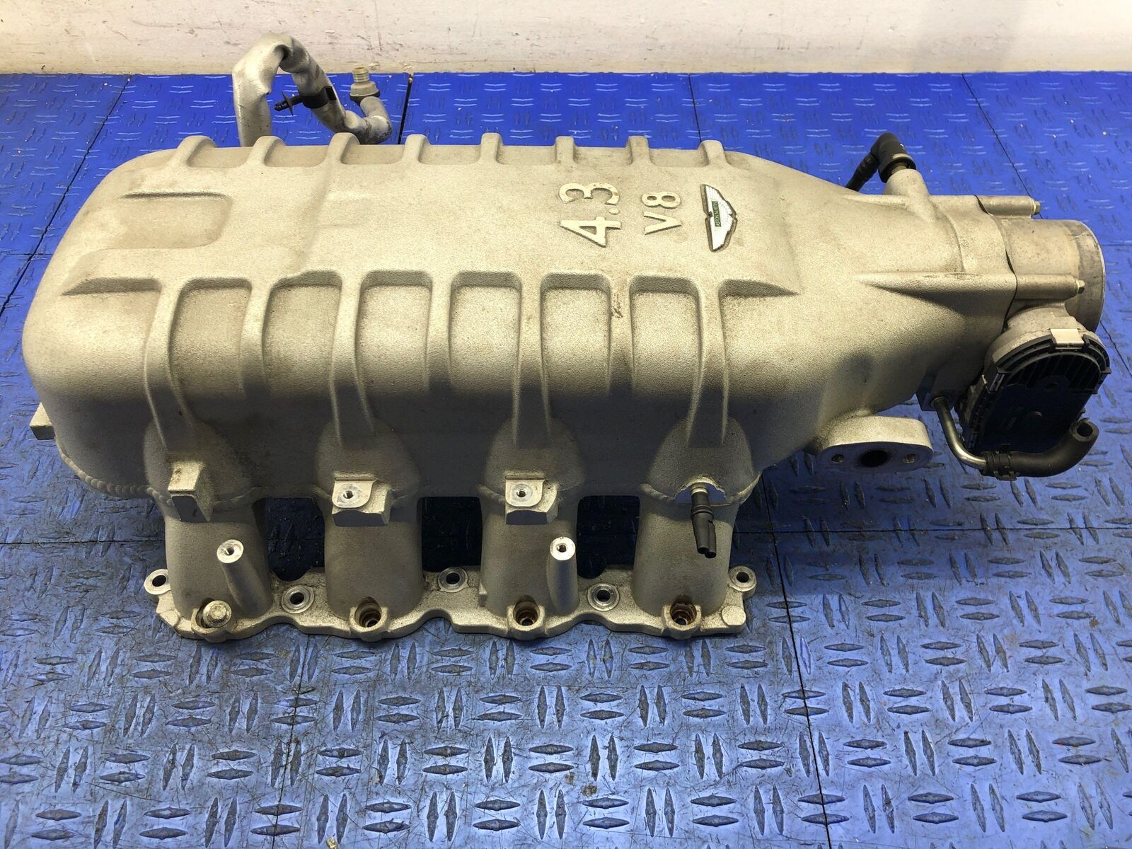 2006-2018 ASTON MARTIN VANTAGE V8 4.3L ENGINE UPPER INTAKE MANIFOLD W/THROTTLE