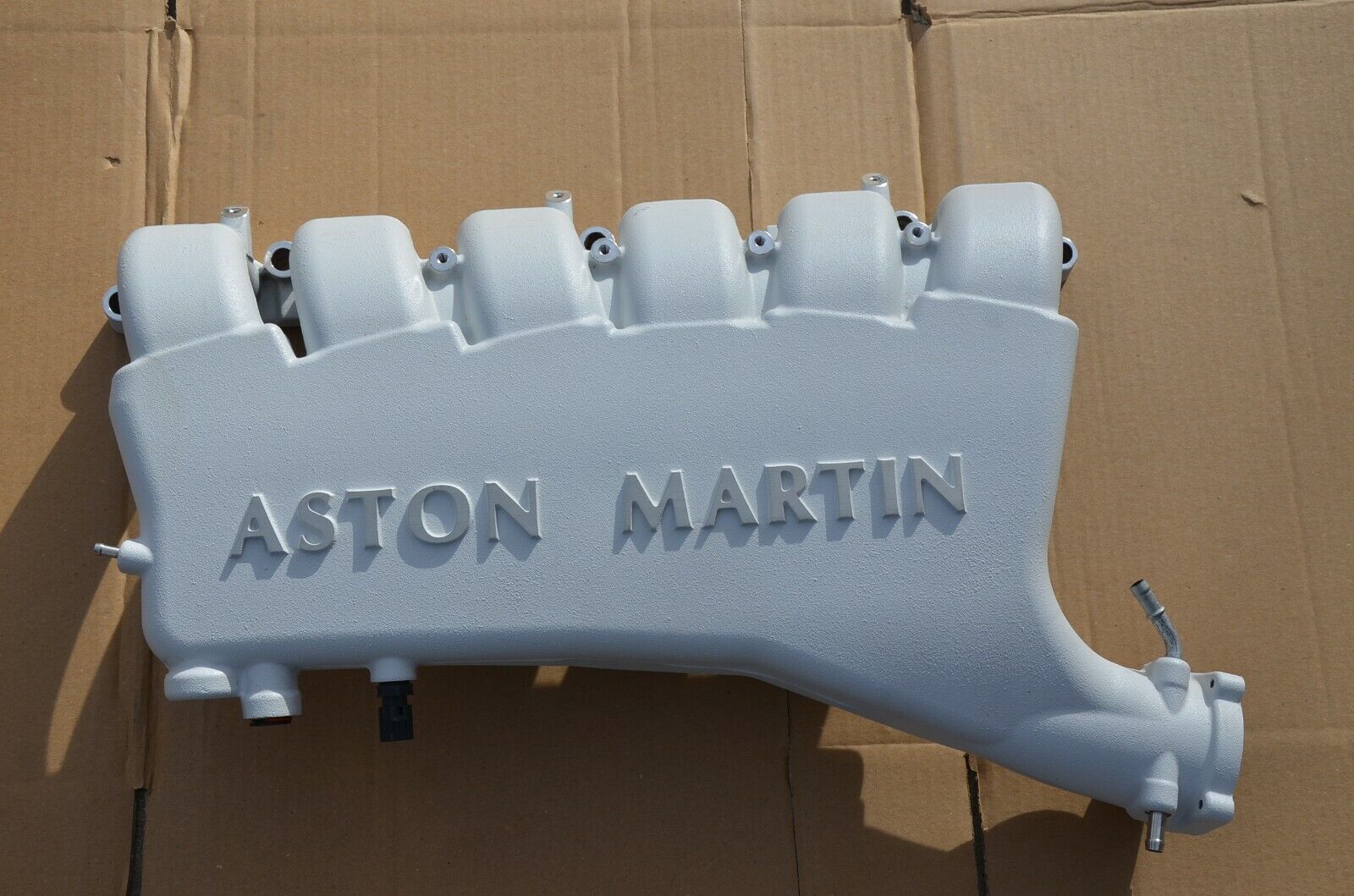 12-18 Aston Martin Vantage Vanquish Intake Manifold Right Side CD33-9424AA AM310