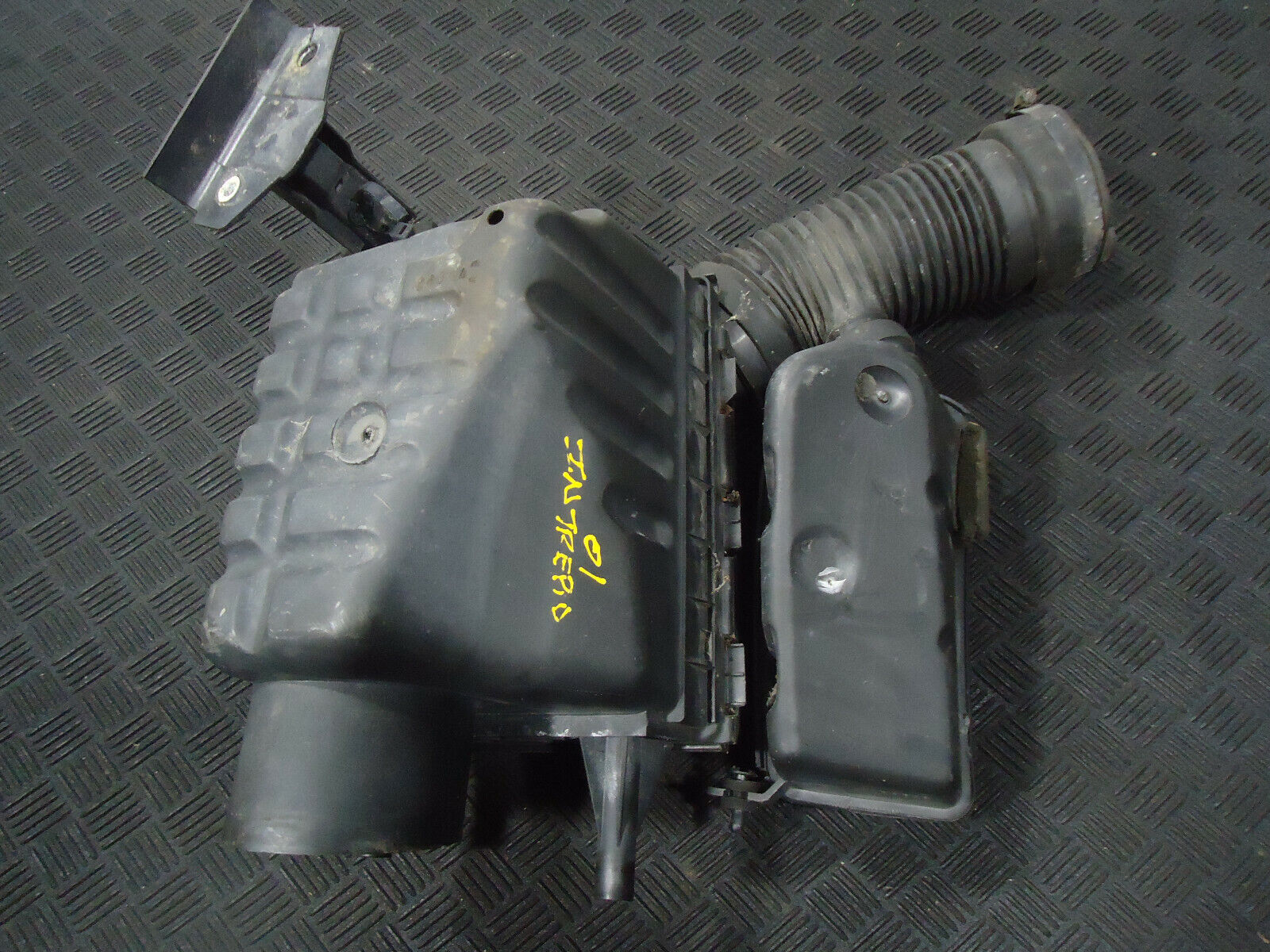 2001 DODGE INTREPID SE SEDAN 2.7L V6 FWD A/T AIR CLEANER FILTER BOX