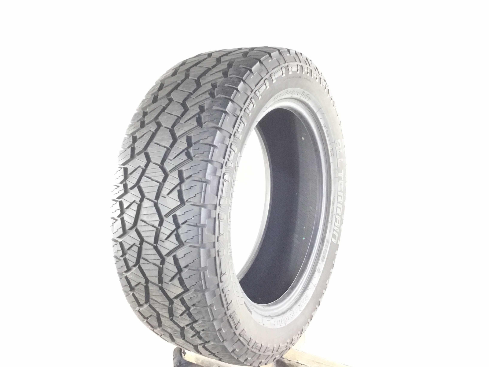 P275/55R20 Pathfinder All Terrain 117 T Used 10/32nds