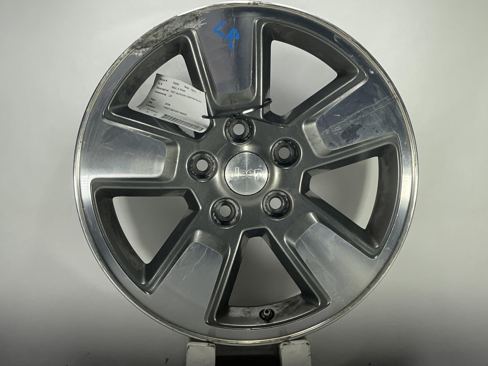 Used Wheel fits: 2008 Jeep Liberty 16x7 aluminum machined face with painted acce