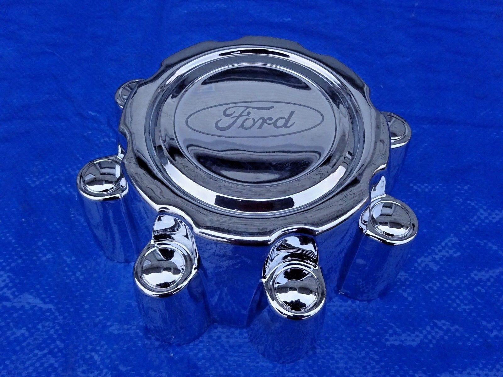 99 - 04 Ford F250 F350 Excursion Super Duty 8 Lug Chrome Center Cap Wheel cap nc