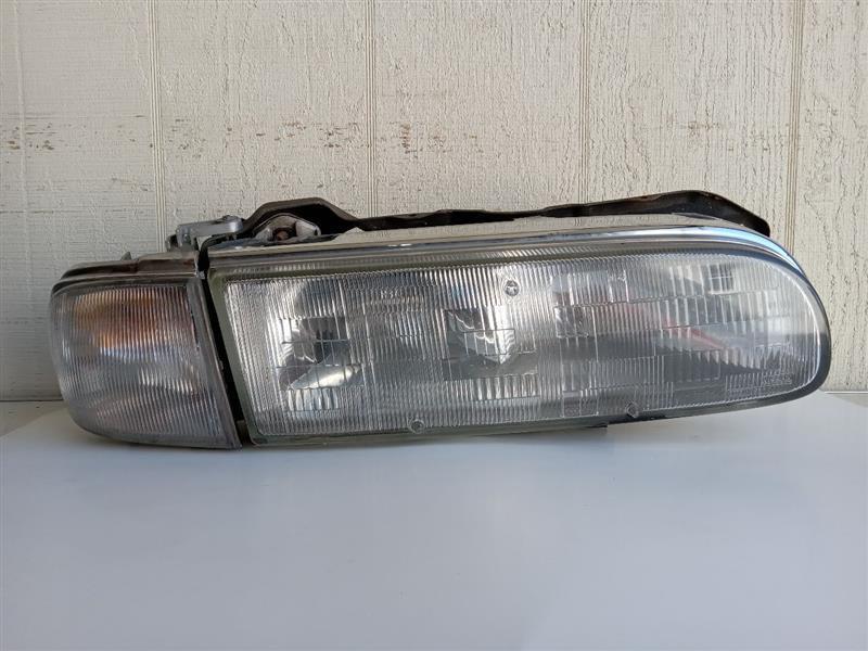 Used Right Headlight Assembly fits: 1990  Infiniti q45 Right Grade A