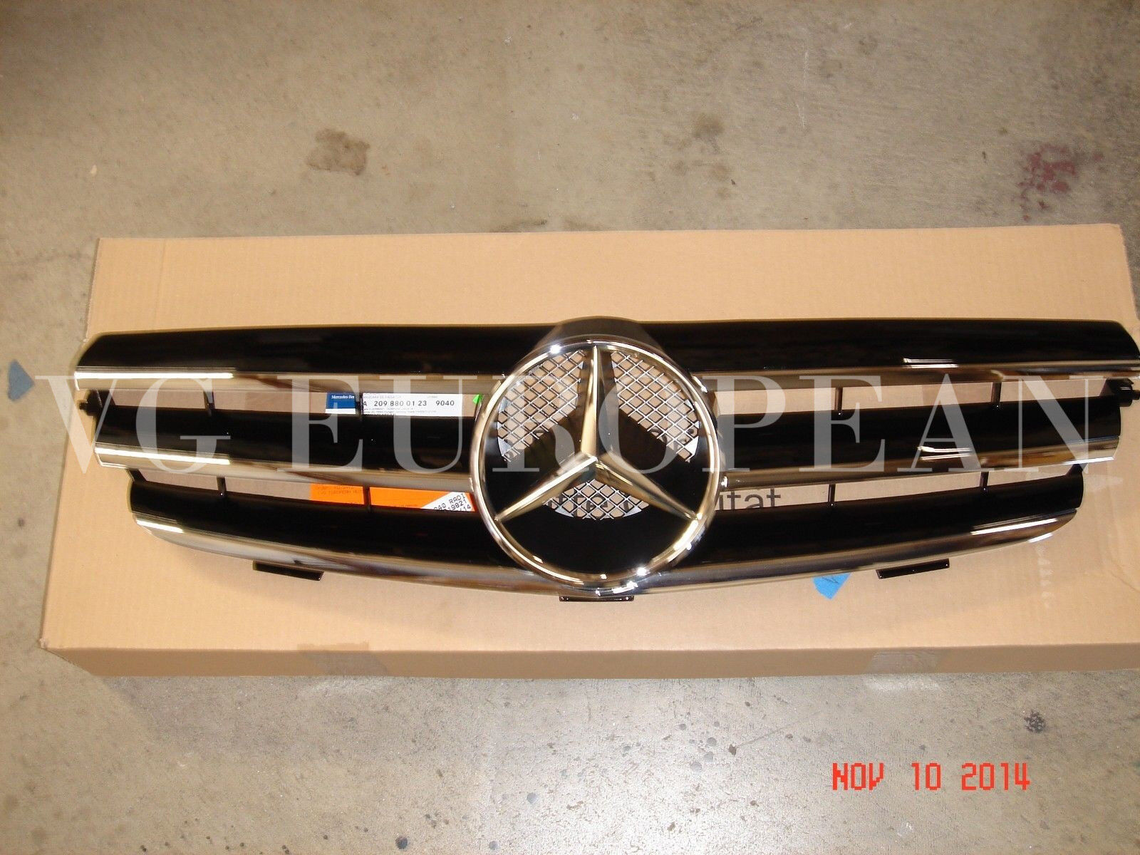 Mercedes W209 CLK-Class Genuine Front Grille Assembly CLK320 CLK550 CLK55 AMG