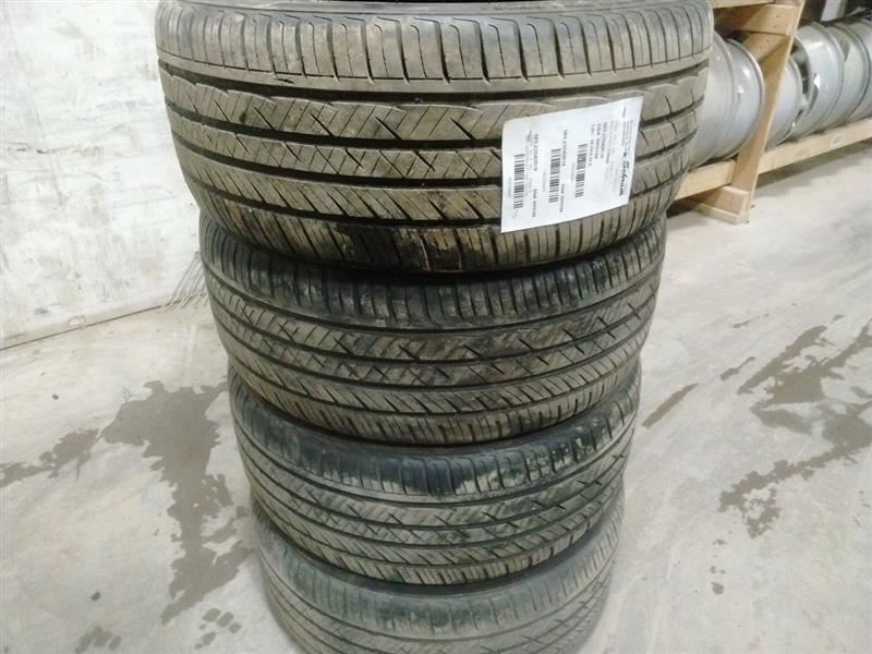 235/40 ZR18 Tire Set Laufenn S Fit A/S 7/32 Tread Depth 2789987