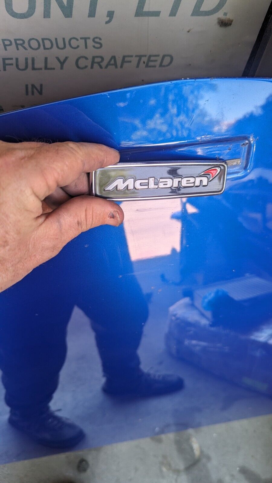 Genuine McLaren 650S 570S Front Hood Emblem Badge 1211A9383CP  USED