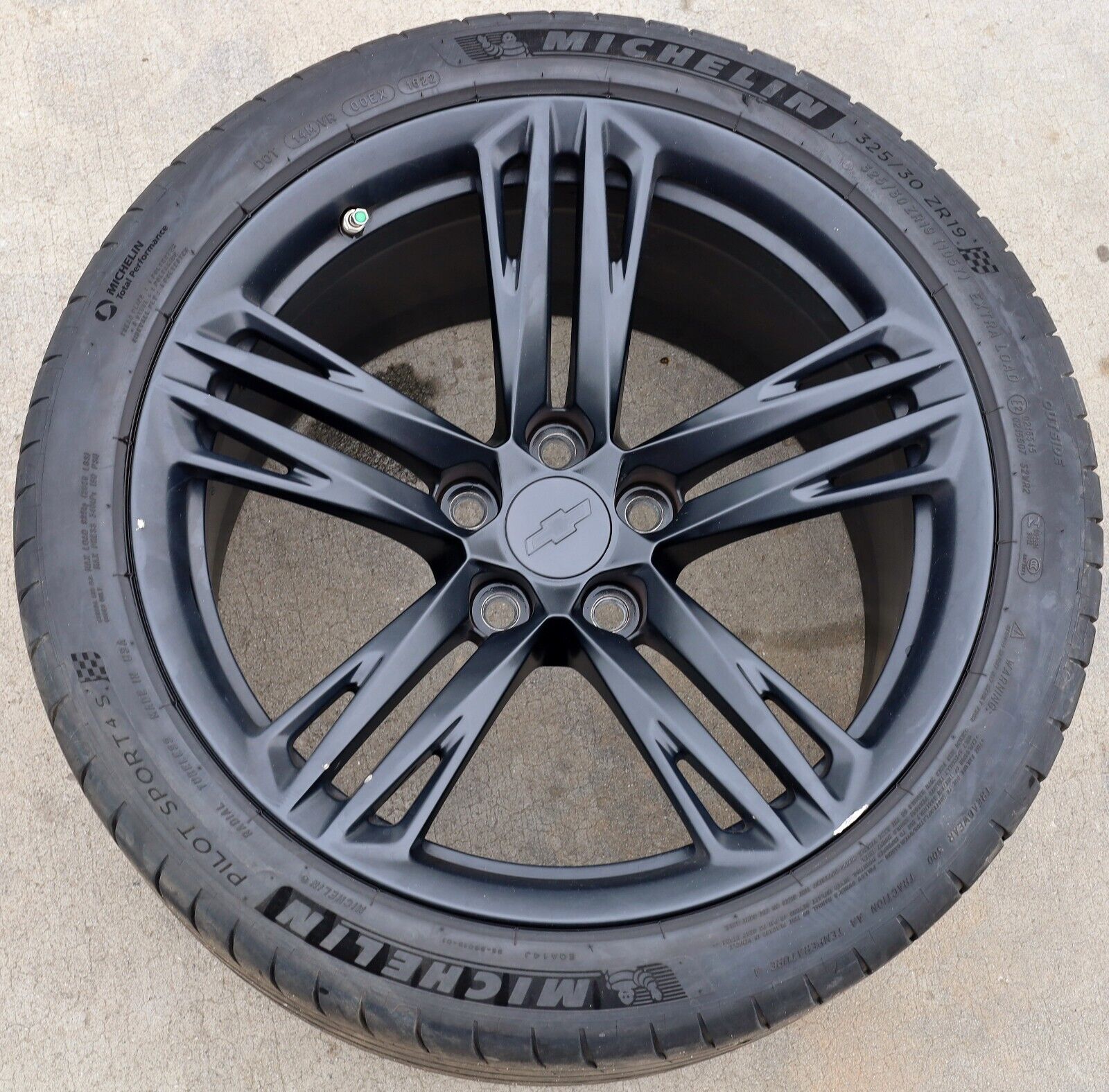 2017-2024 Camaro ZL1 GM 19x12 Rear Satin Black Wheel Rim Michelin Tire 84328496