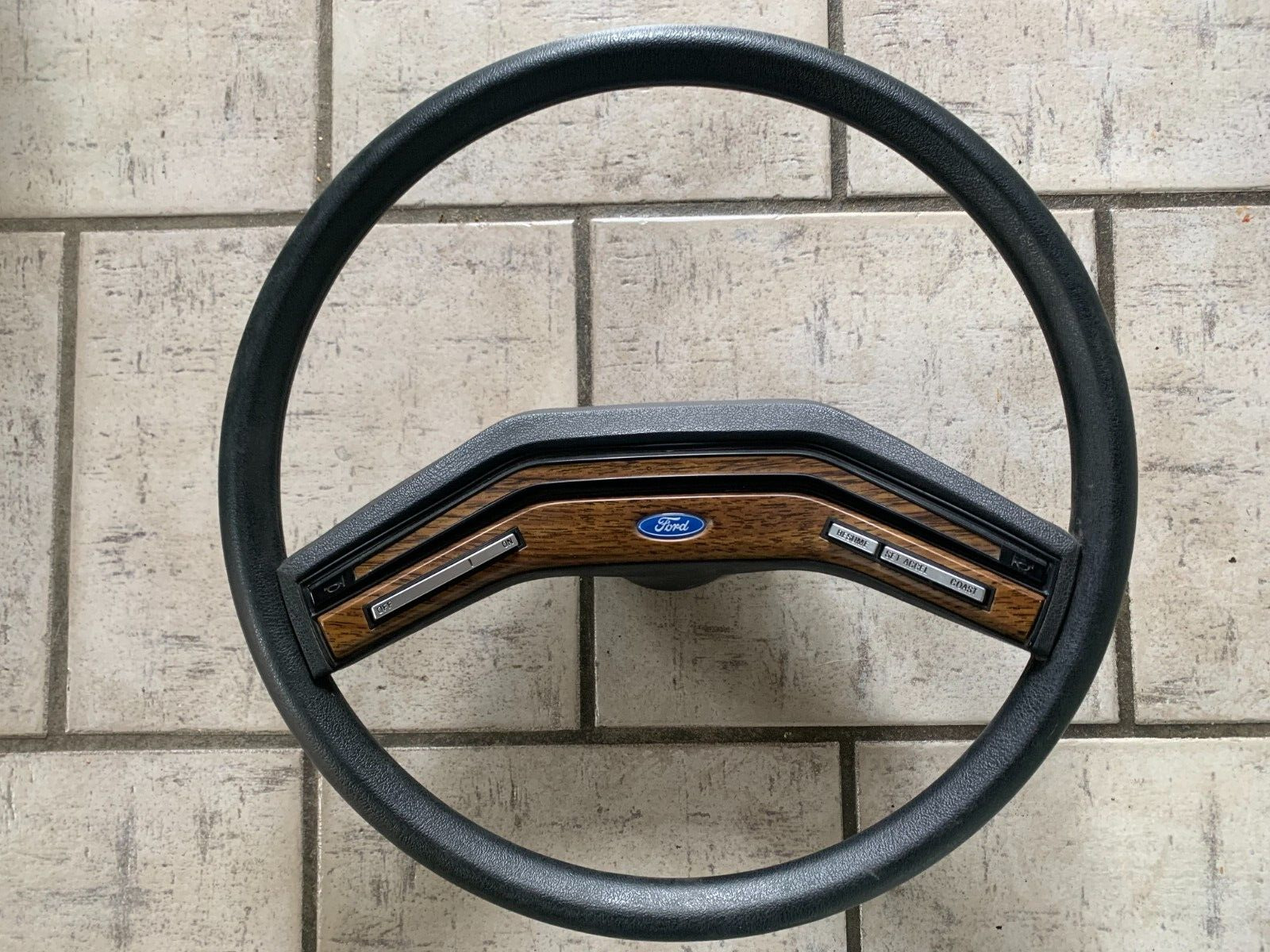 80-86 FORD TRUCK F150/350 STEERING WHEEL WOODGRAIN CRUISE 78 79 MINT CONDITION