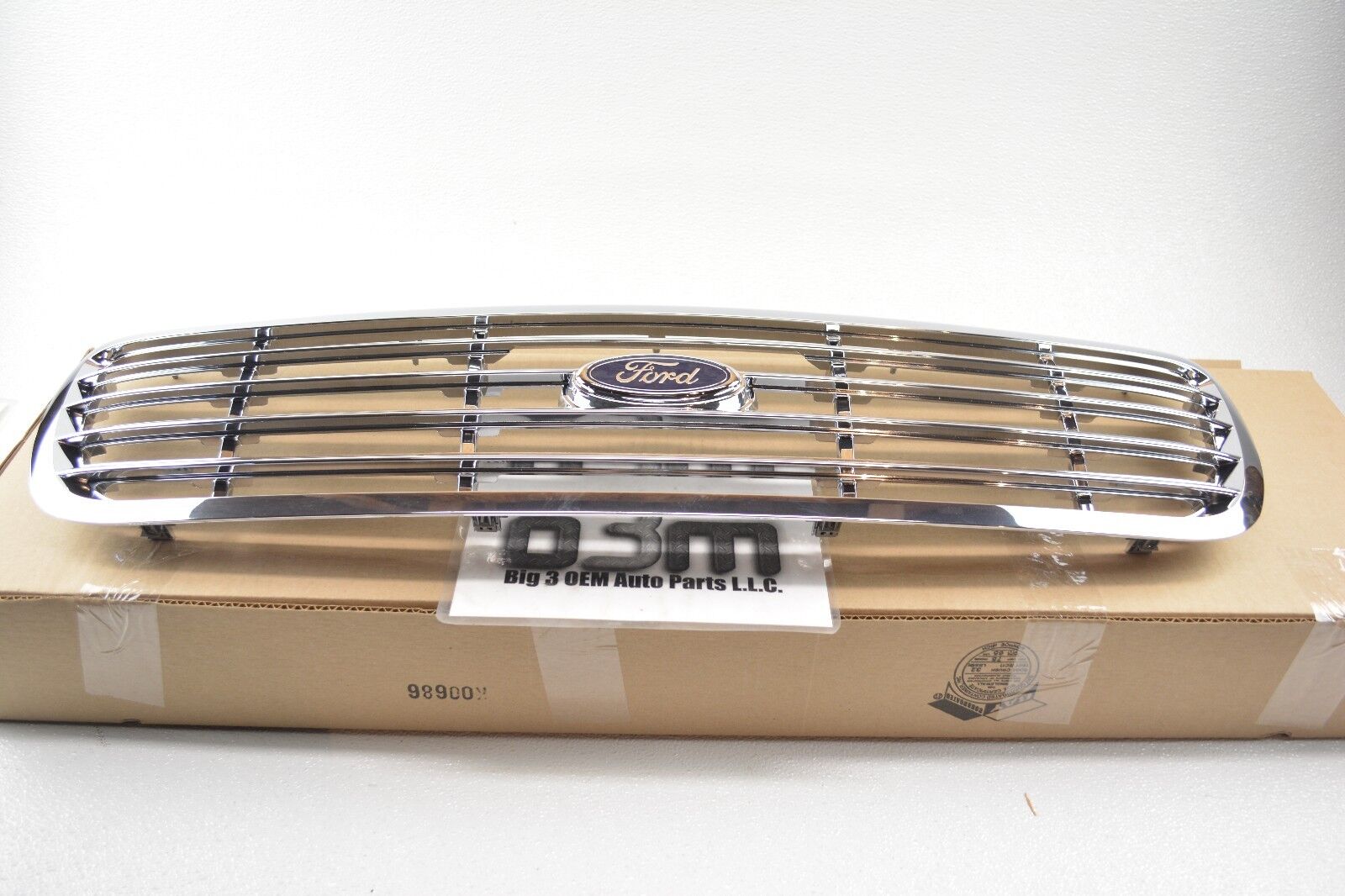 2001-2011 Ford Crown Victoria Front Hood Grille Chrome new OEM 6W7Z-8200-BA