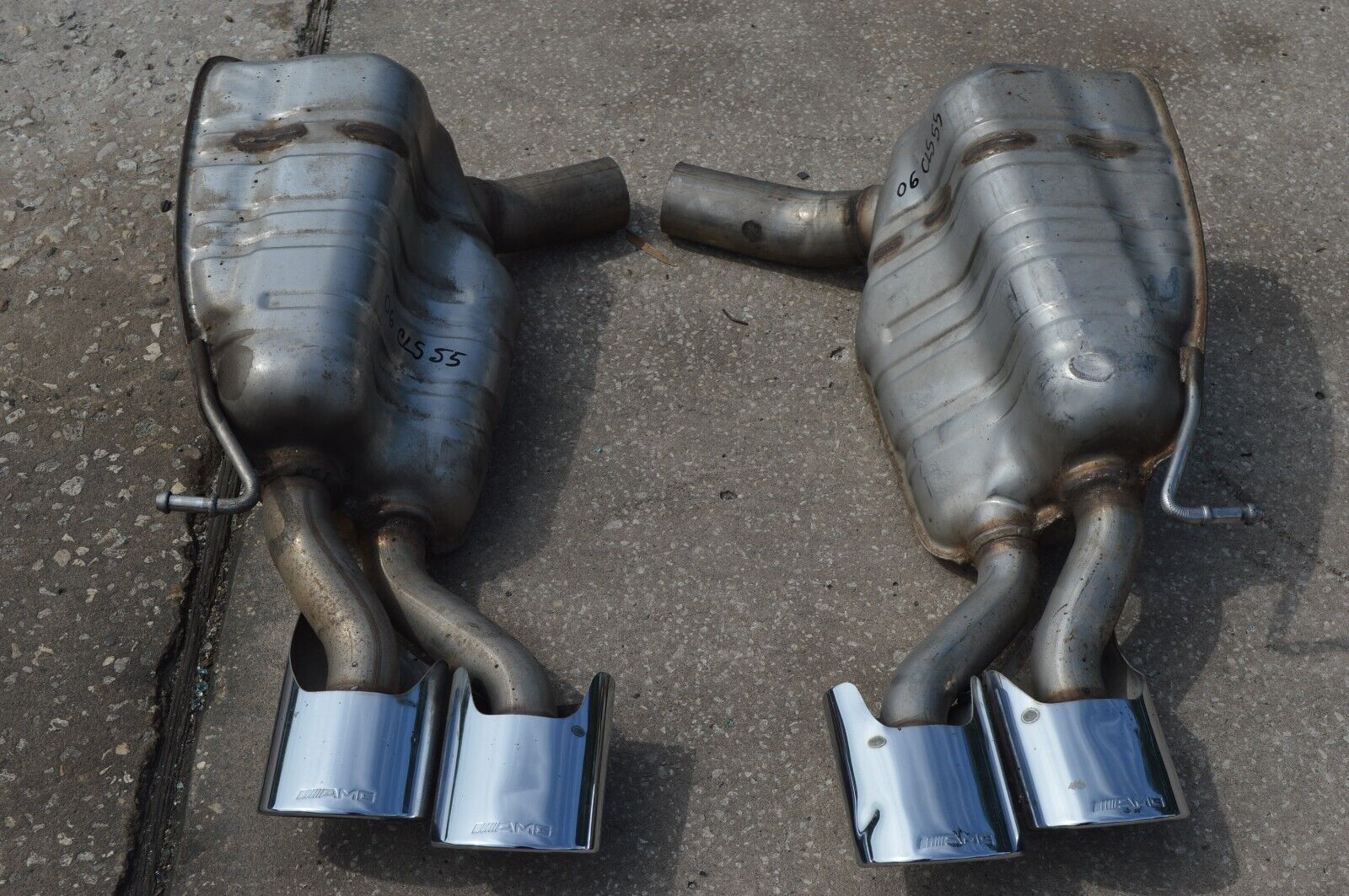 2006 W219 MERCEDES CLS55 AMG REAR LEFT & RIGHT SIDE EXHAUST MUFFLER & TIPS