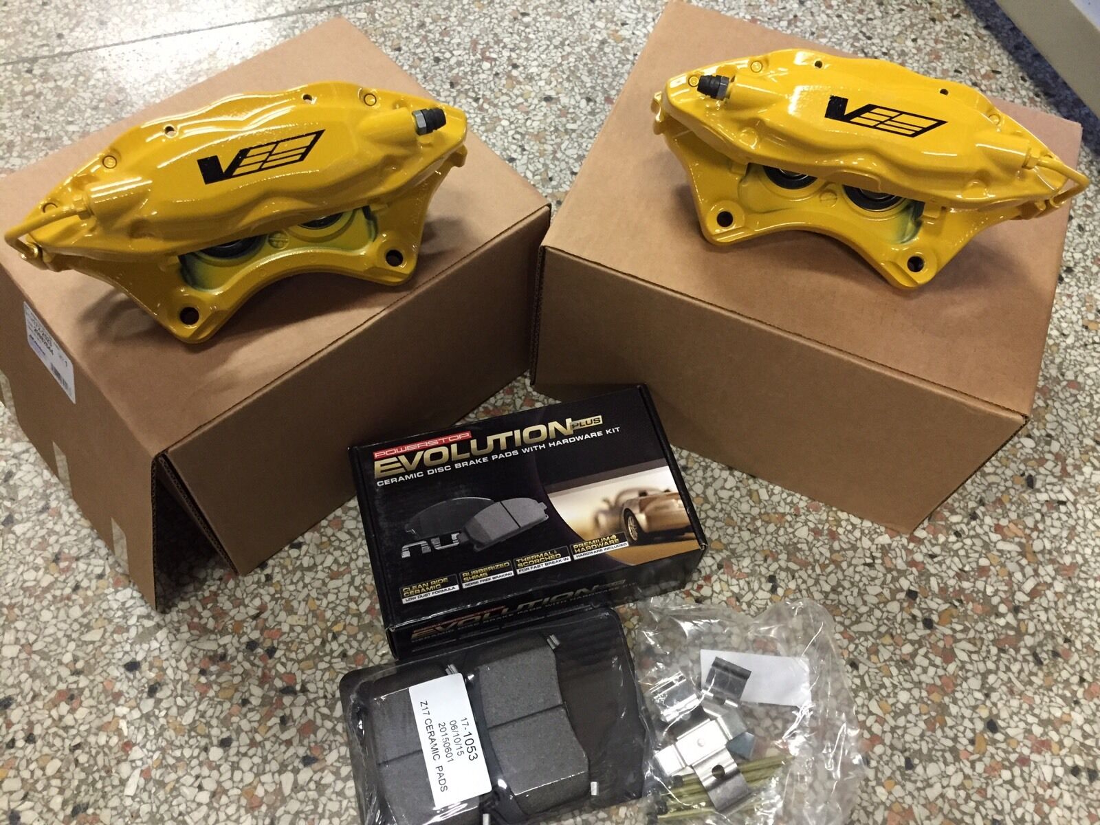 2009-12 Cadillac CTS-V Brembo Yellow 4 Piston Rear Calipers w/pads + pins ZL1