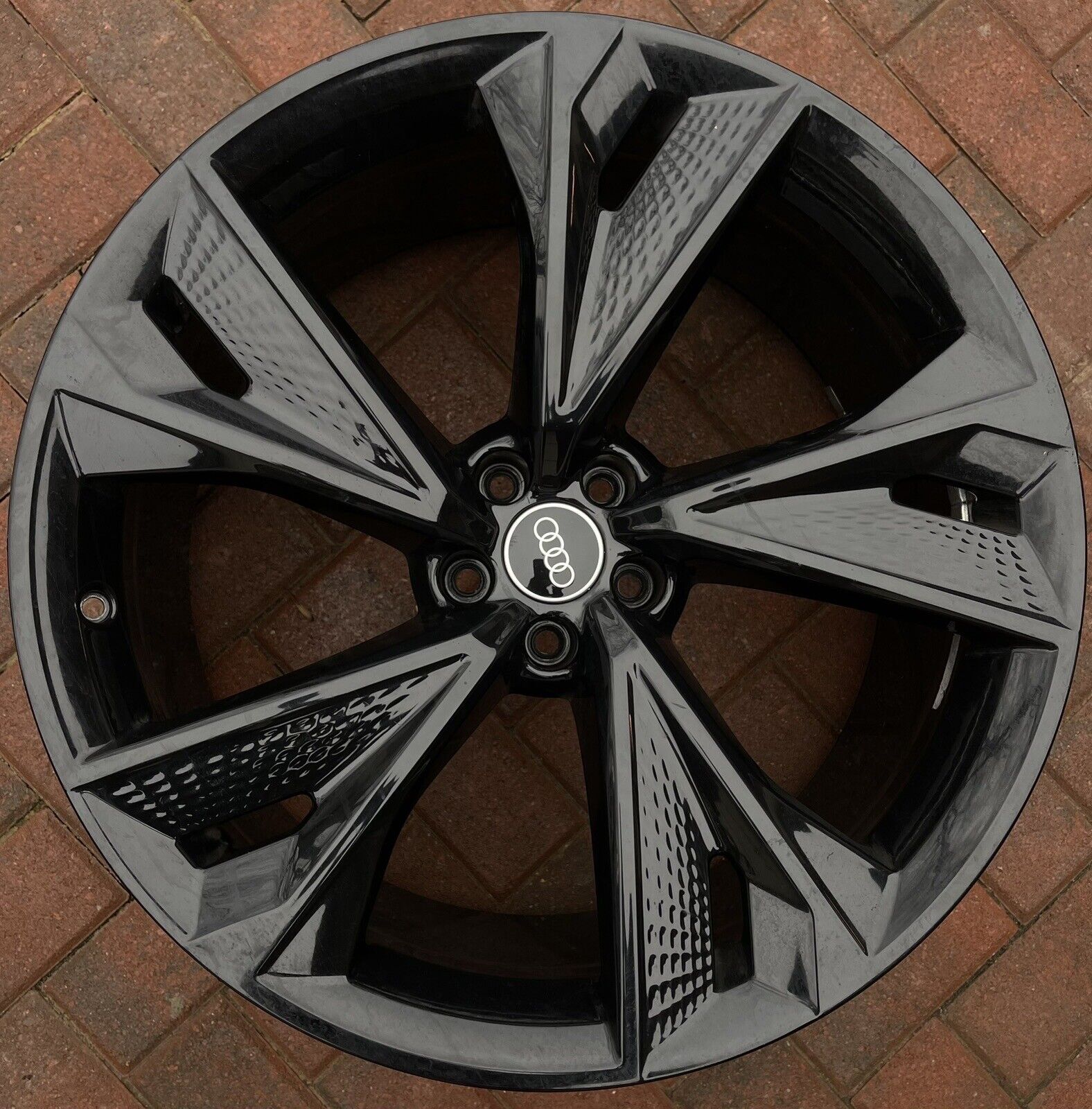 AUDI RS6 RS7 Factory OEM 22” Wheel Rim PN-  4K0 601 025 BB