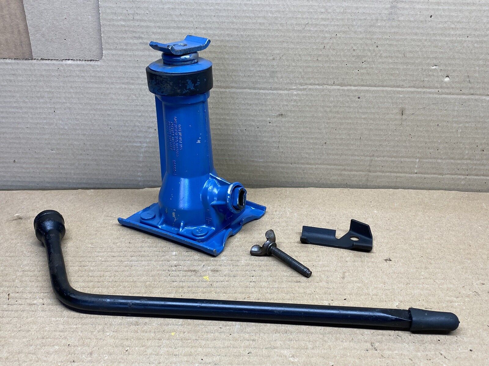 1986 FORD BRONCO II JACK BOTTLE WITH LUG WRENCH TESTED WORKING CONDITION