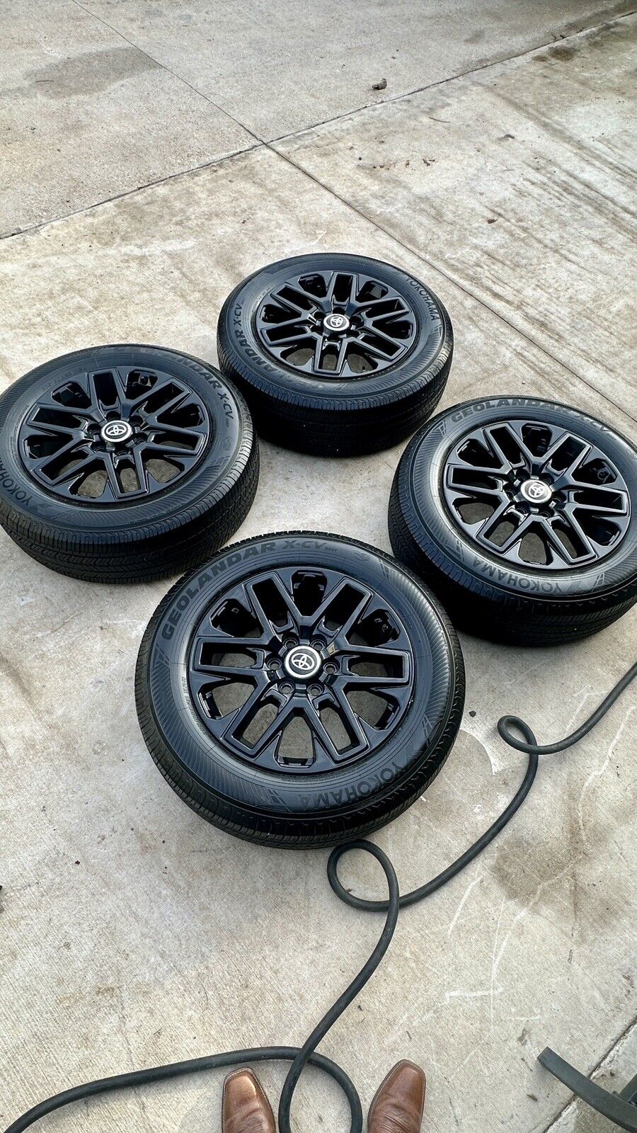 wheels and tires packages  toyota Tundra Sequoia 20inch Oem