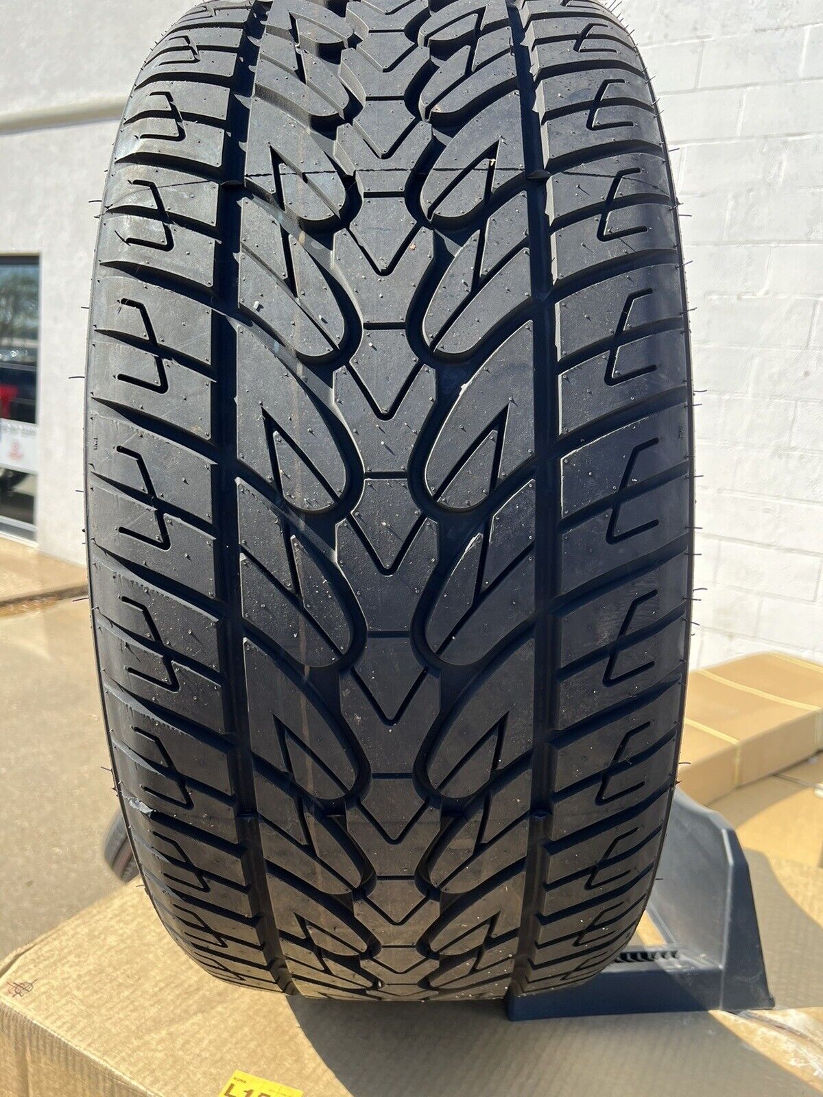 295-30-26 Versa TRX 6000 Tyre -Old Stock- New HL Tire. Discounted