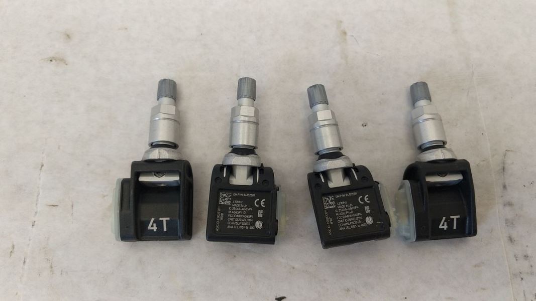 Trailer TPMS Sensors Set of 4 84152501 4T For 2019 GMC Sierra 1500 etc 2440574