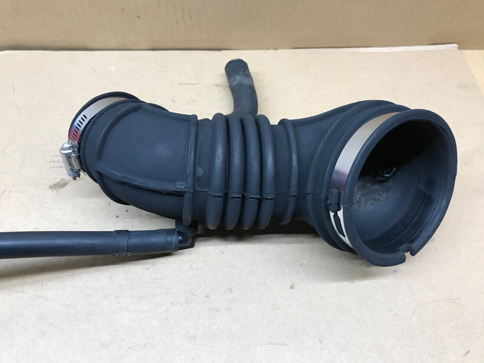 1999 Ford Escort 2.0 OEM engine air cleaner outlet duct intake hose tube