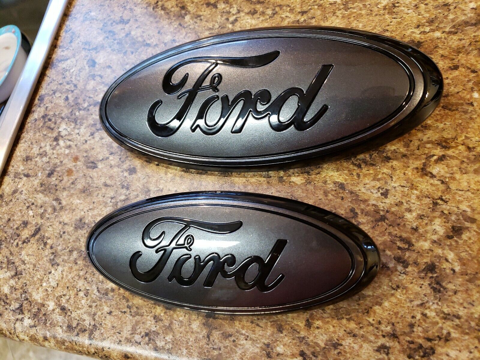   2019-22 Ford RANGER front & rear magnetic & black emblems. 9\