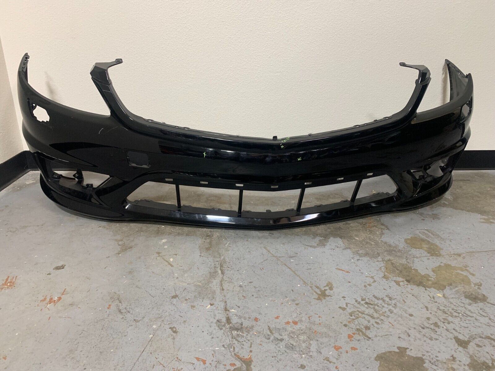 2008 20092010 MERCEDES BENZ W216 CL63 AMG FRONT BUMPER COVER USED