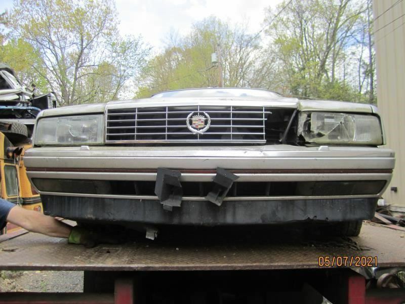 1987 Cadillac Allante Upper Intake Manifold