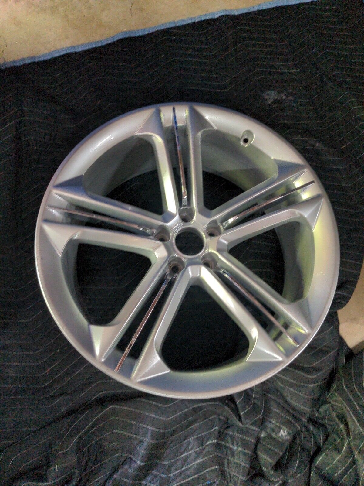 Audi Wheel 21x9 Alloy 5 Triple Spoke Fits 13-18 AUDI S8 1201441 New Oem