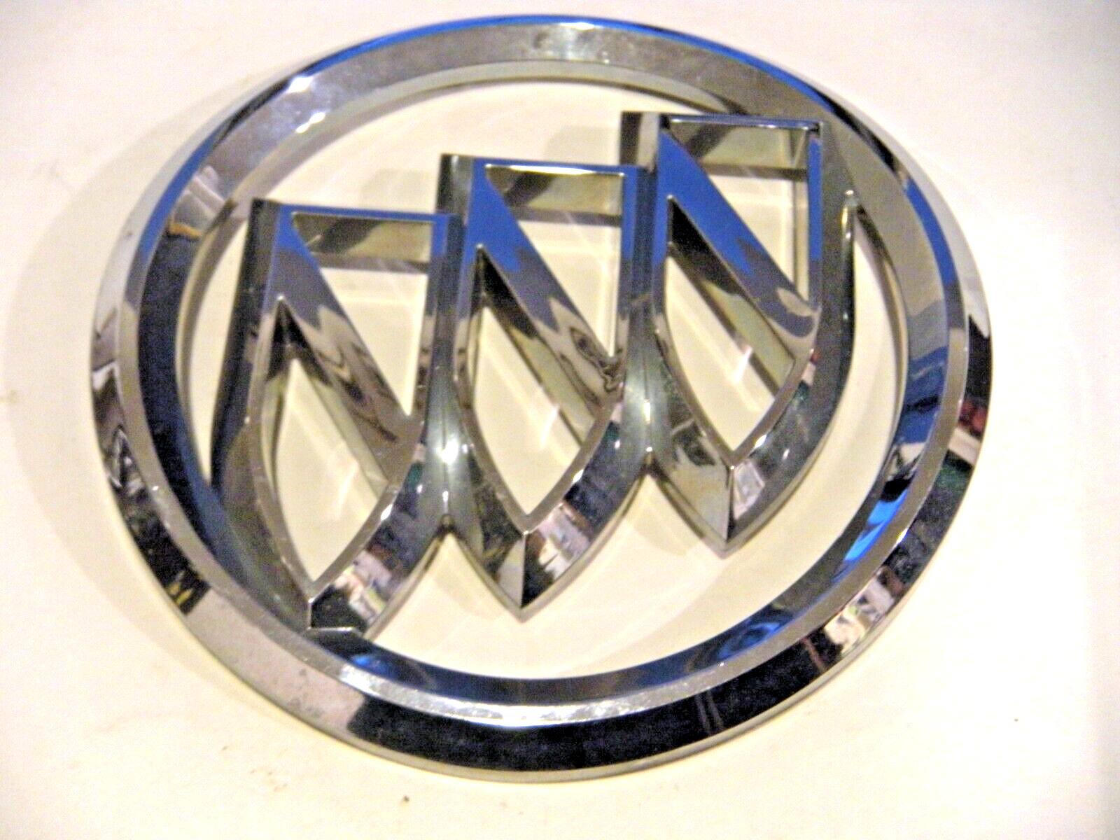 Buick Terraza Grille Logo Badge Emblem 05,06