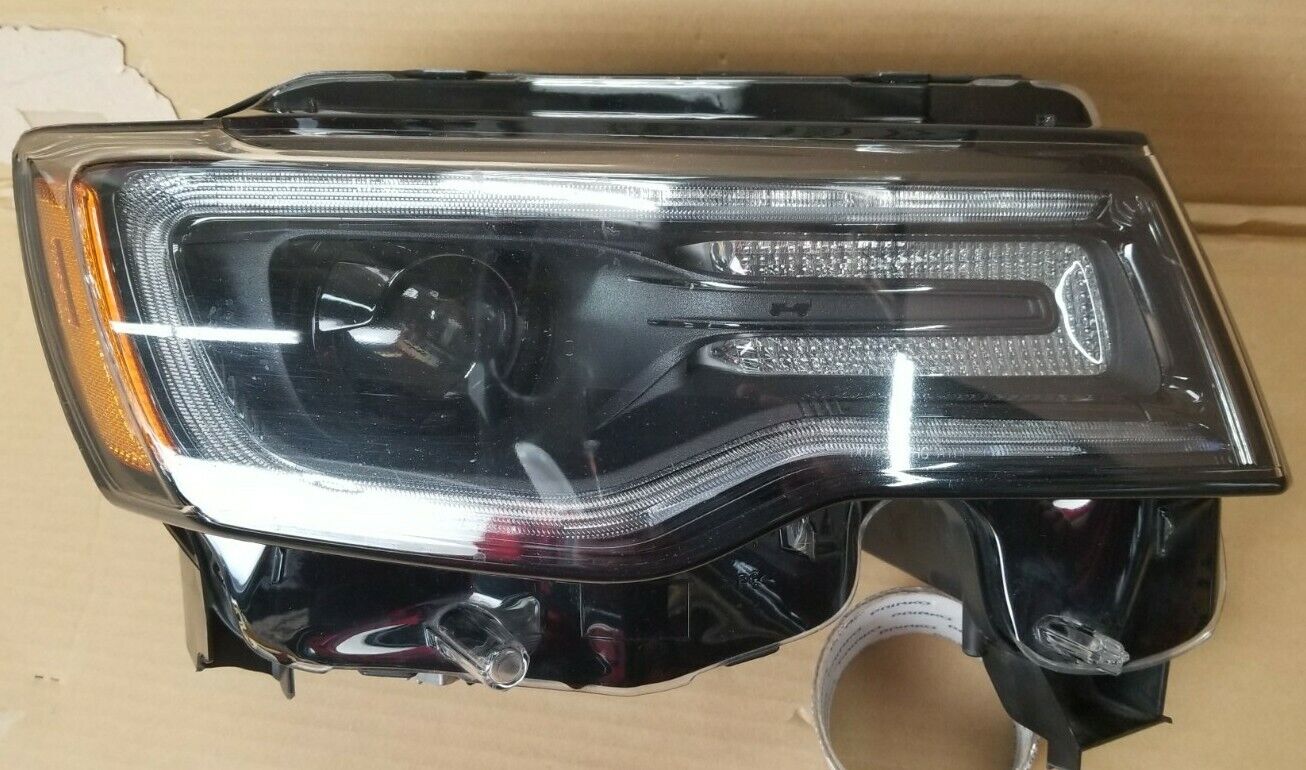 2017-2021 Jeep  Grand Cherokee OEM HID Right Front Headlight Lamp