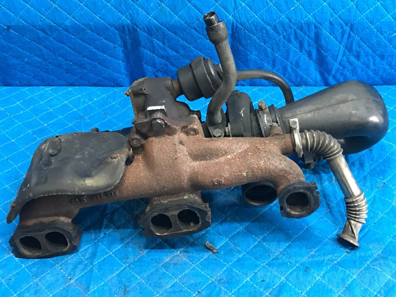 1982-1983 MERCEDES 300SD W126 TURBOCHARGER EXHAUST MANIFOLD 6170980501
