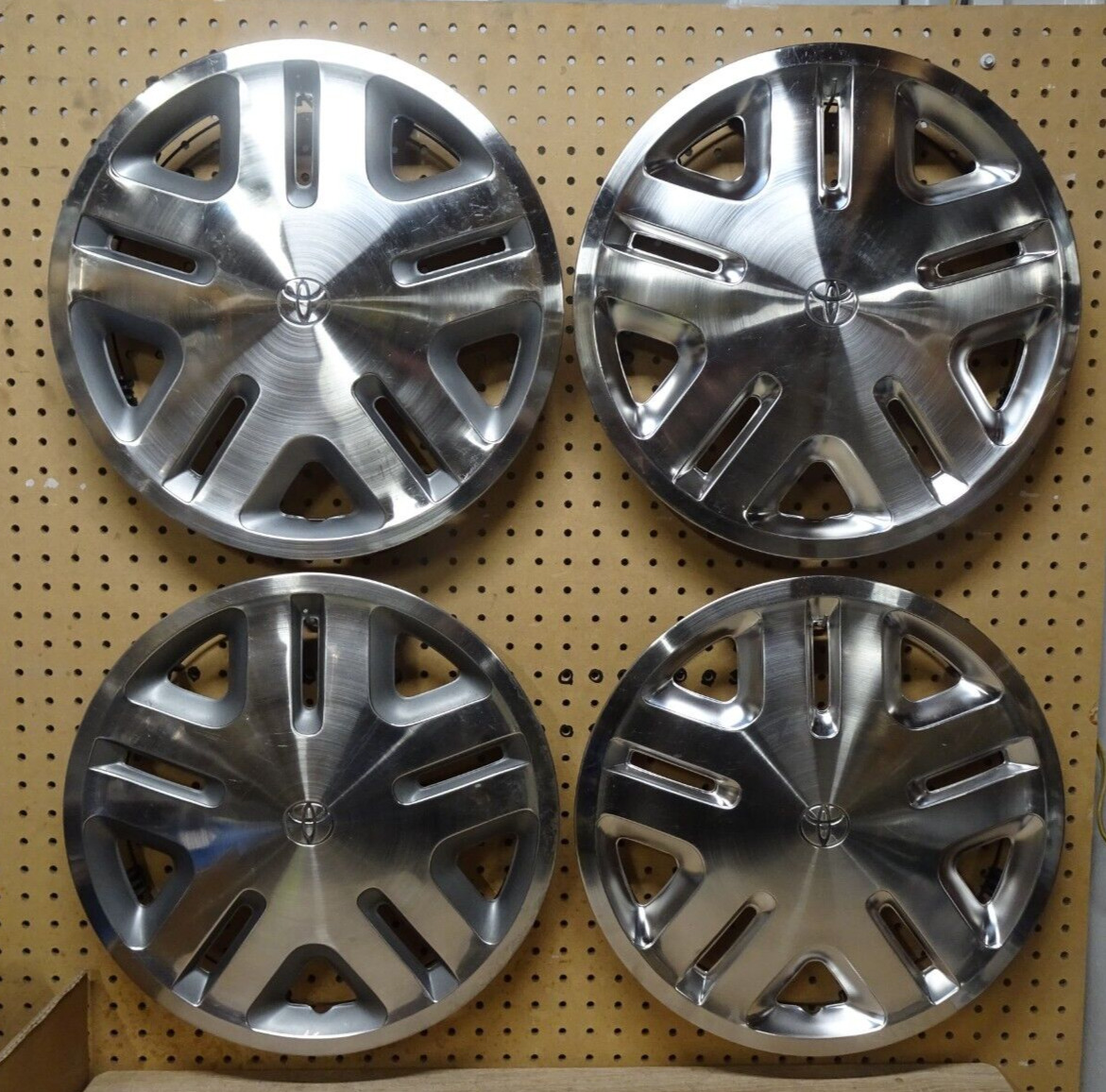 (4) Set of 1993-1998 Toyota T100 Tacoma 15” Hubcaps Wheel Covers 462134011 61078