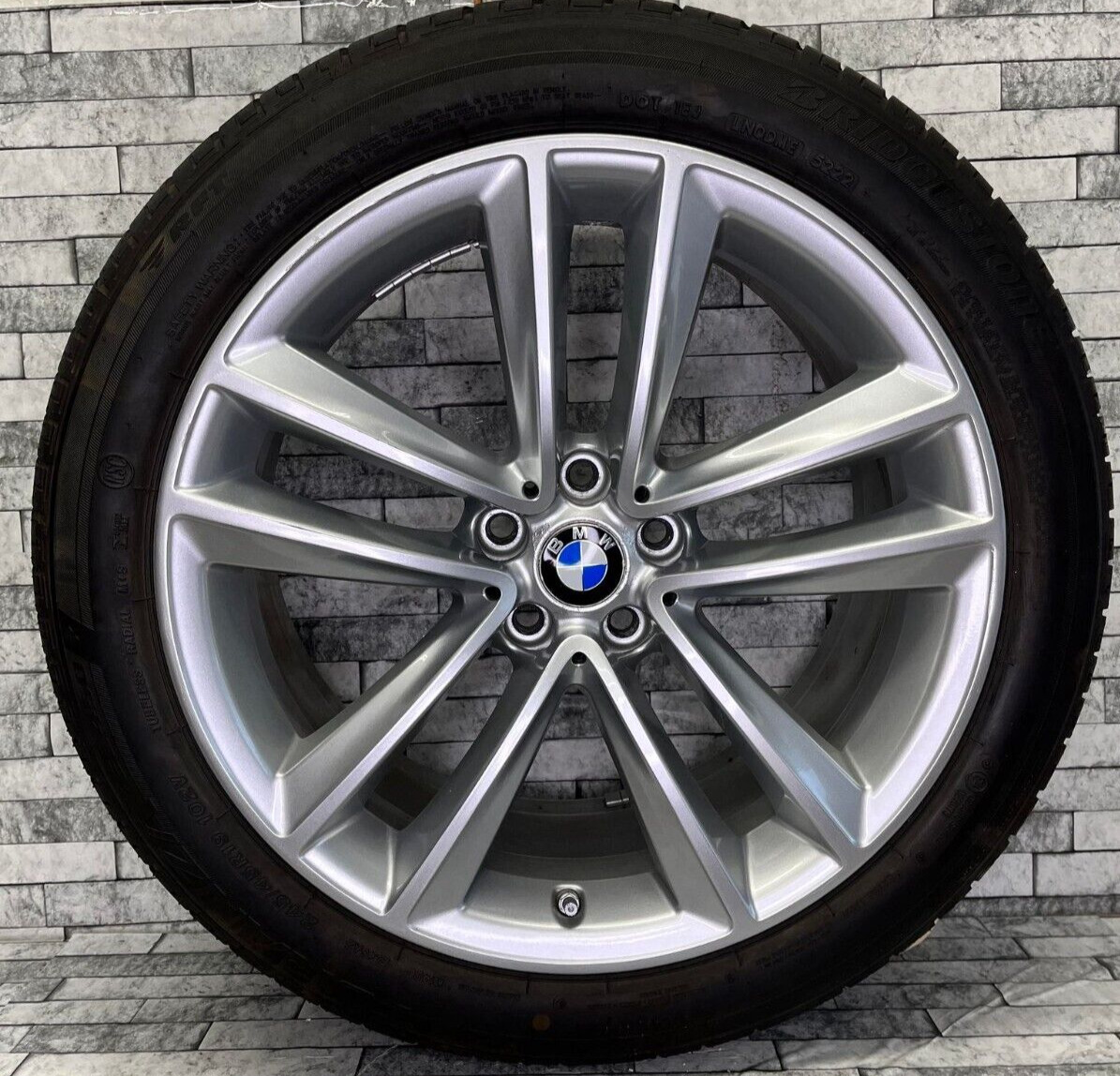 (1) 2016-2019 BMW 740i 750i 19x8.5 OEM Factory Rim W New Tire 6863114