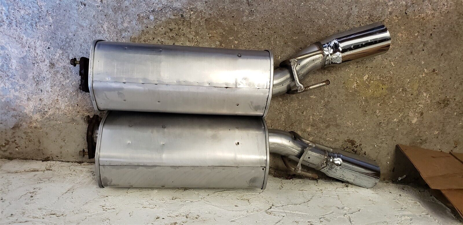 05 06 GTO Stock Exhaust Muffler Both Sides PAIR with TIPS GOOD USED