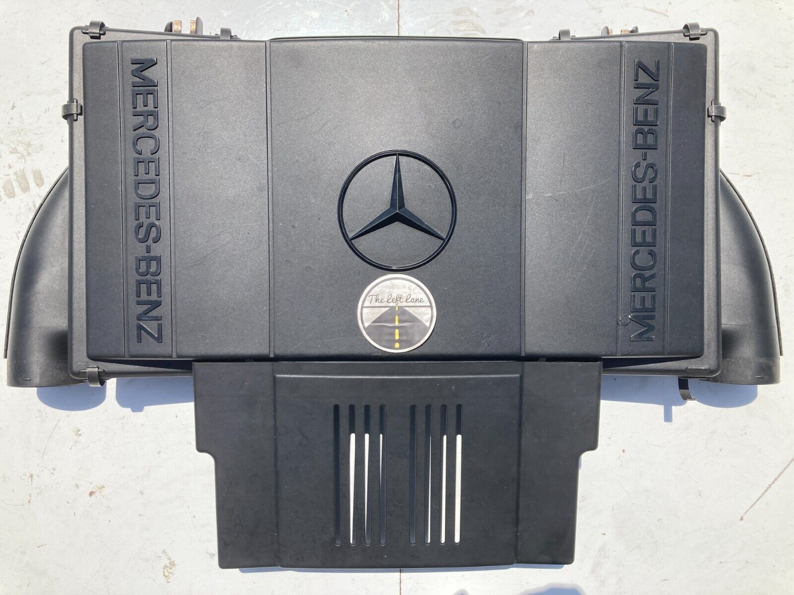 1996-1998 Mercedes Benz SL500 R129 Enigne Air Cleaner Box Assembly OEM
